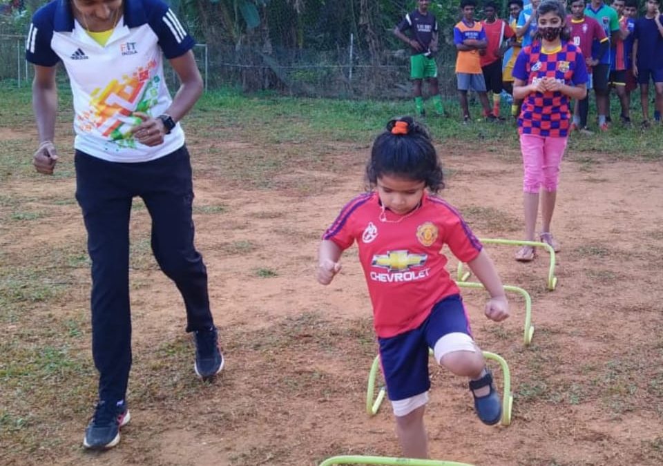 പെൺകുട്ടികൾക്ക് അത് ലറ്റിക്ക് ഫുട്ബോൾ പരിശീലനം